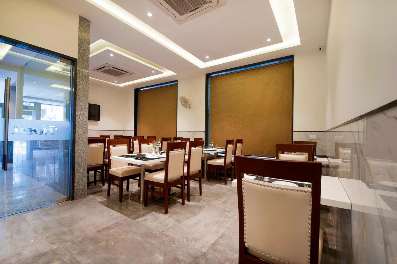 Hotel Z Suite-Near Delhi Airport Нью-Дели Экстерьер фото